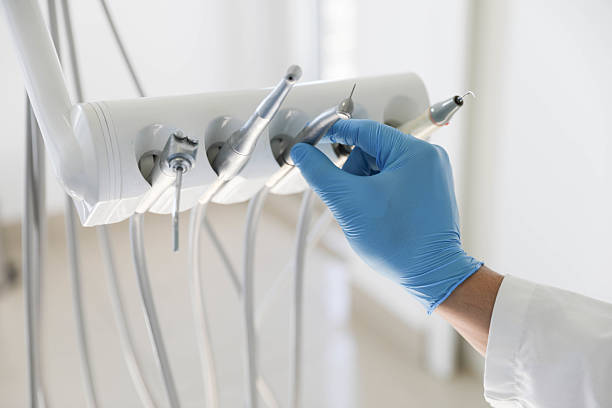 Professional Tooth Extraction technician working in Litchfield, MI